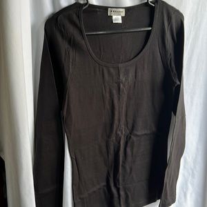 Women’s black long sleeve spandex shirt